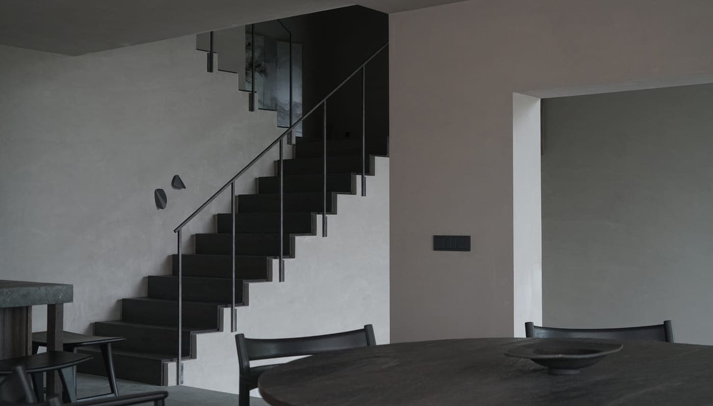 A space finished in StucGranito by Stoopen & Meeûs.