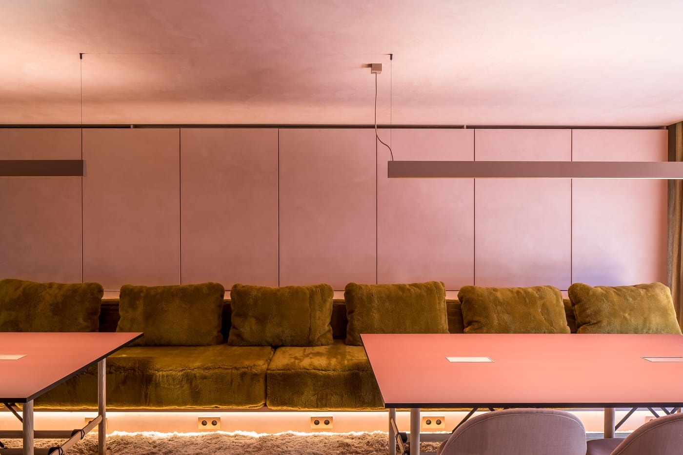 A space finished in StucGranito by Stoopen & Meeûs.