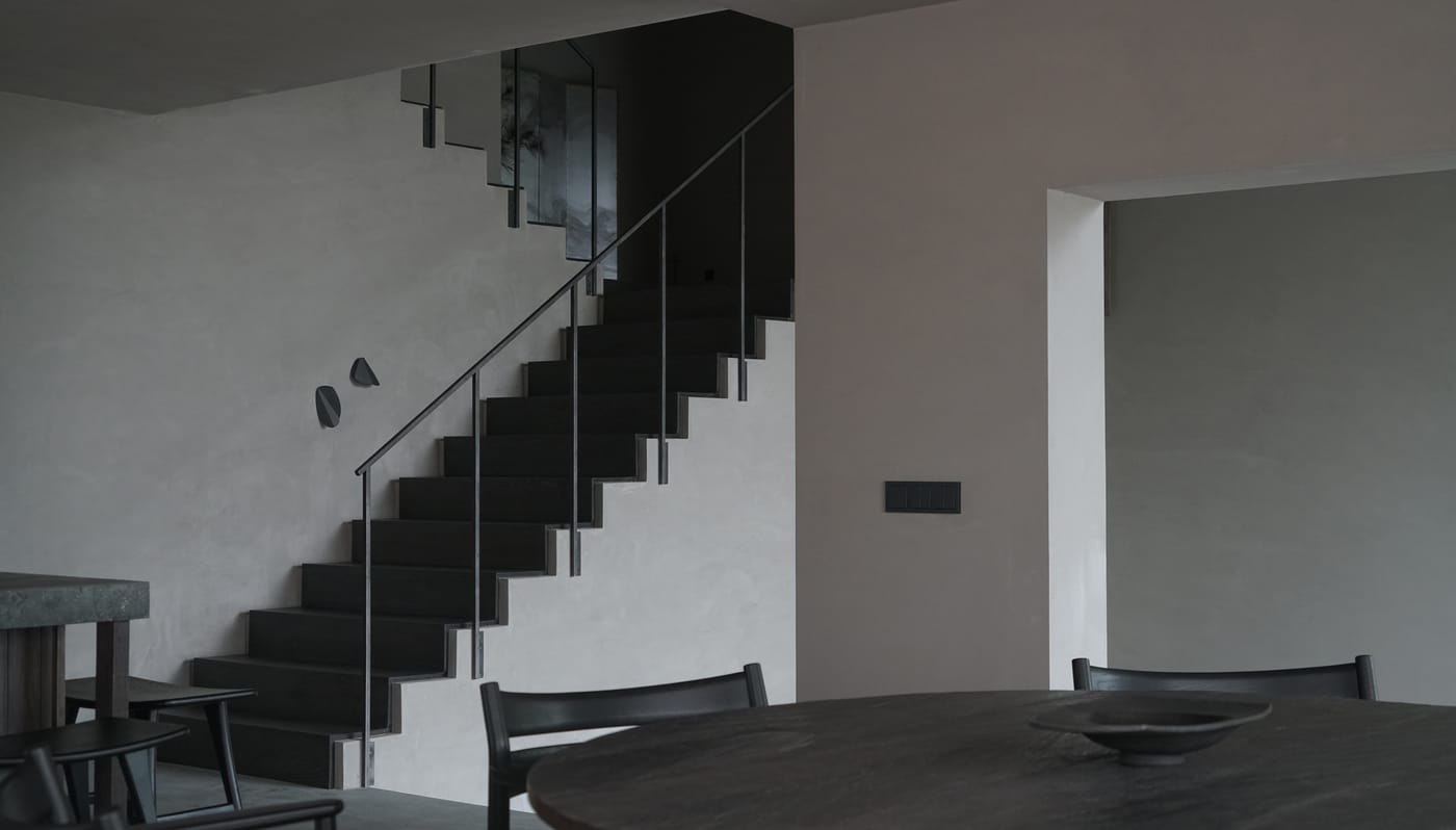 A space finished in StucGranito by Stoopen & Meeûs.
